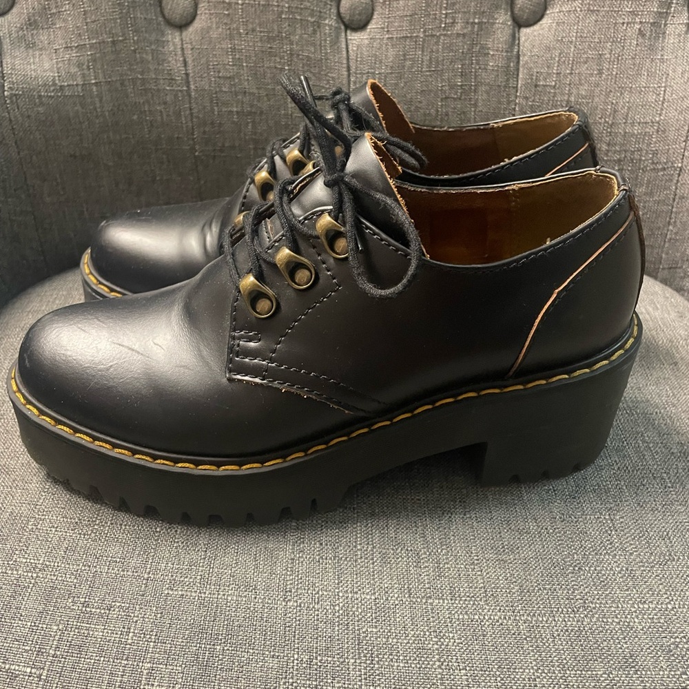 Dr Marten’s women’s chunky platform Oxford - Picture 2 of 12